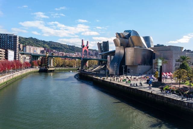 Where to Stay in Bilbao for the Guggenheim & Arts District: Museum Access & Riverside Stays