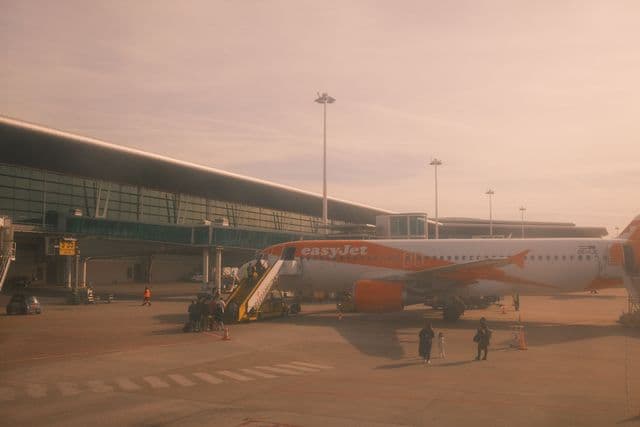 Porto Airport to Central Hotels: Transfers and Luggage