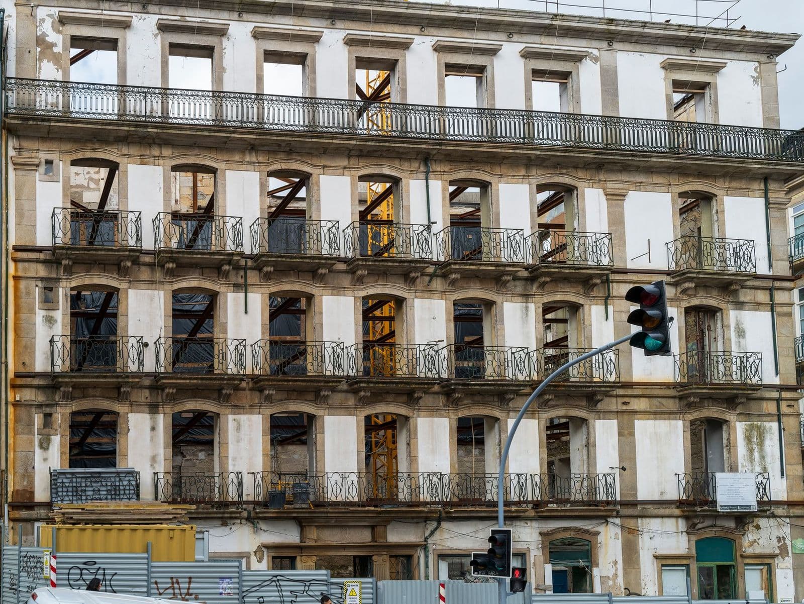 Renovation project of a historic facade in Porto, Portugal showcasing adaptive reuse and heritage preservation.