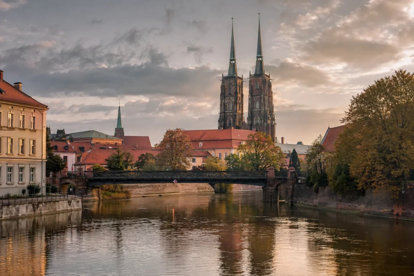 The Bridge Wrocław vs Hotel Monopol: Cathedral Island Sanctuary vs 1892 Grandeur