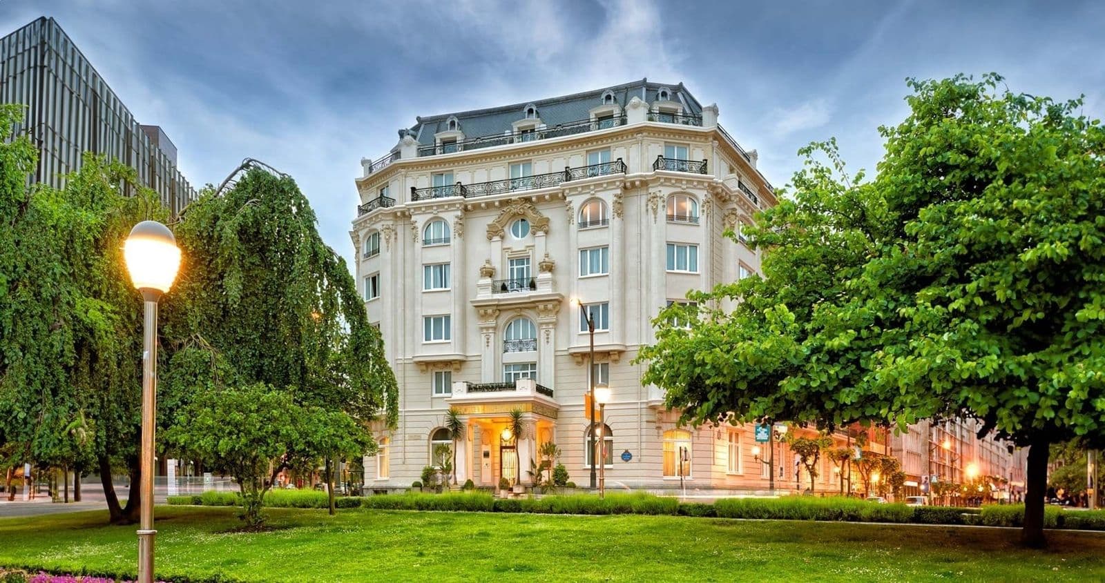 Exterior of Hotel Carlton in Bilbao