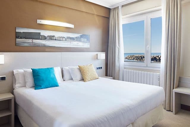 Double Room at Hotel Parma in San Sebastián