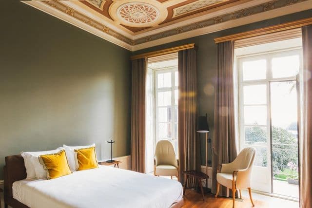 Guest room at Menina Colina Guesthouse in Porto